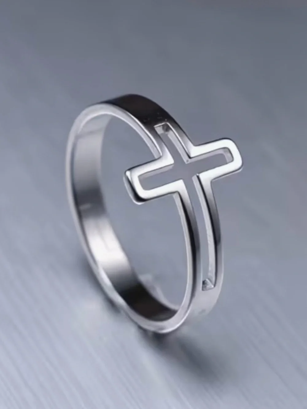 BNIB - Minimalist Silver Cross Open Band Ring